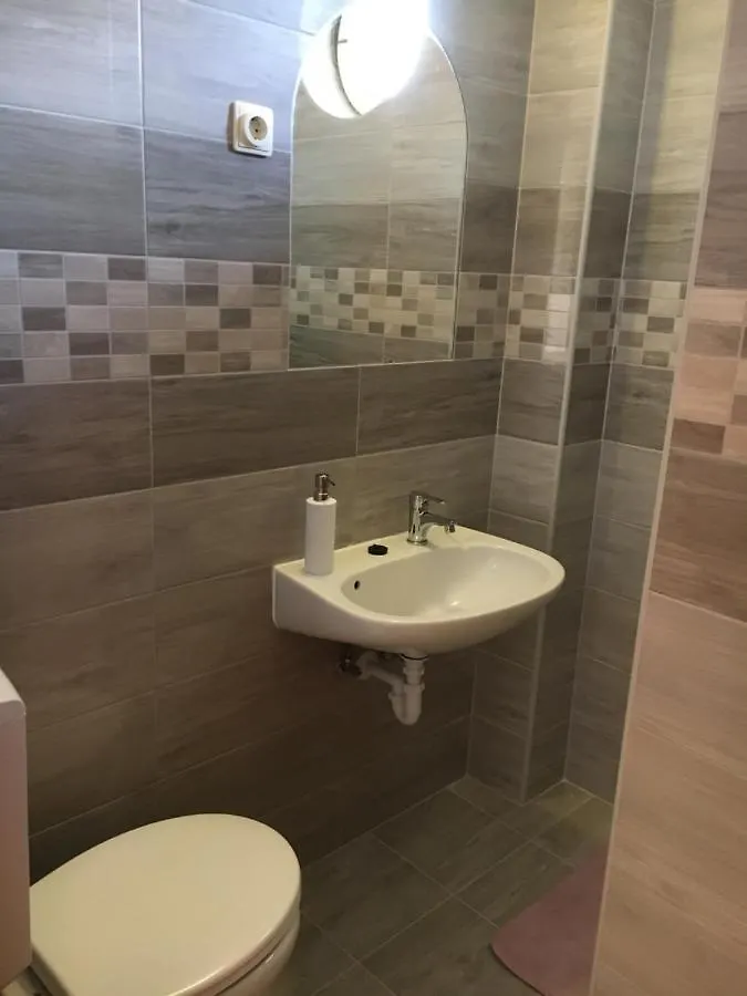 Nana Apartmanhaz Hajduszoboszlo 0*,